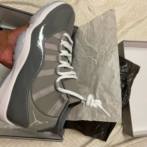 Jordan 11 coolgreys worn a couple times size 9.5 men’s - Picture 2 of 4